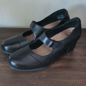 Clarks Elegant Black Heels